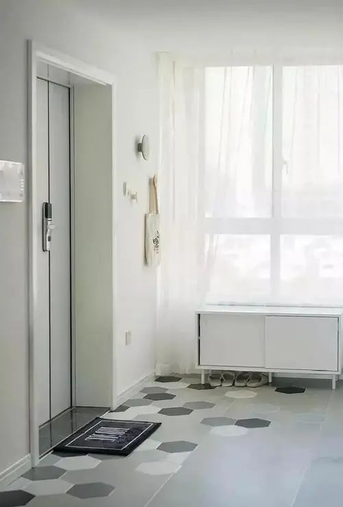 入户玄关地面,贴点不一样的砖,给你回家的仪式感~ 入户玄关地面,贴点不一样的砖,给你回家的仪式感~