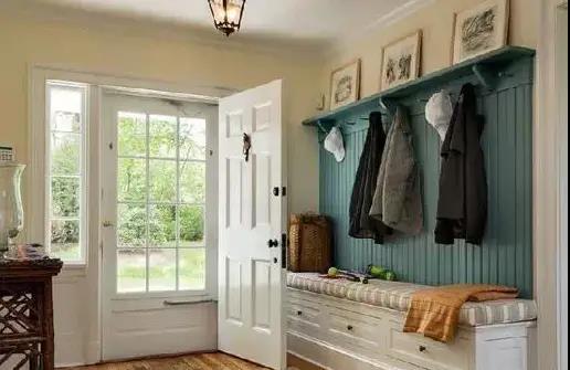 小户型玄关装修方案，让门面既美观又实用！